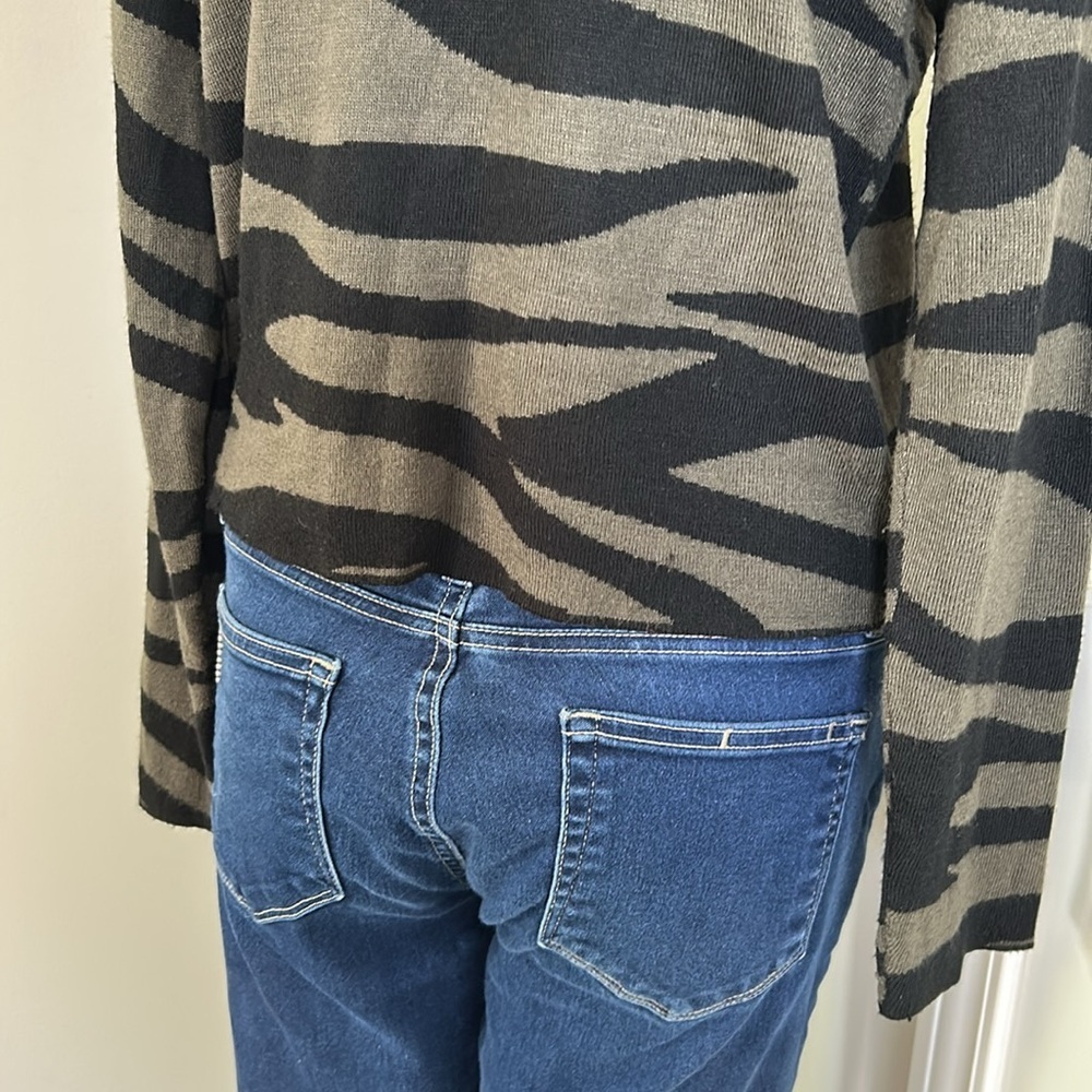 Anthropologie Kasia Knit Hooded Pullover Zebra Olive Sweater Boxy Modal Sz XS - Picture 8 of 12